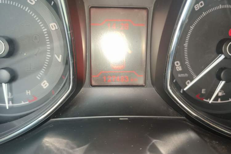 Used Chery Arrizo 7 2014 1.6L Manual ZhiCheng Edition Odometer Close Up