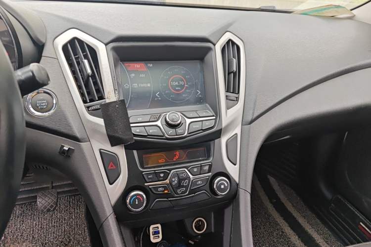 Used Chery Arrizo 7 2014 1.6L Manual ZhiShang Magic Edition Audio And AC Panel