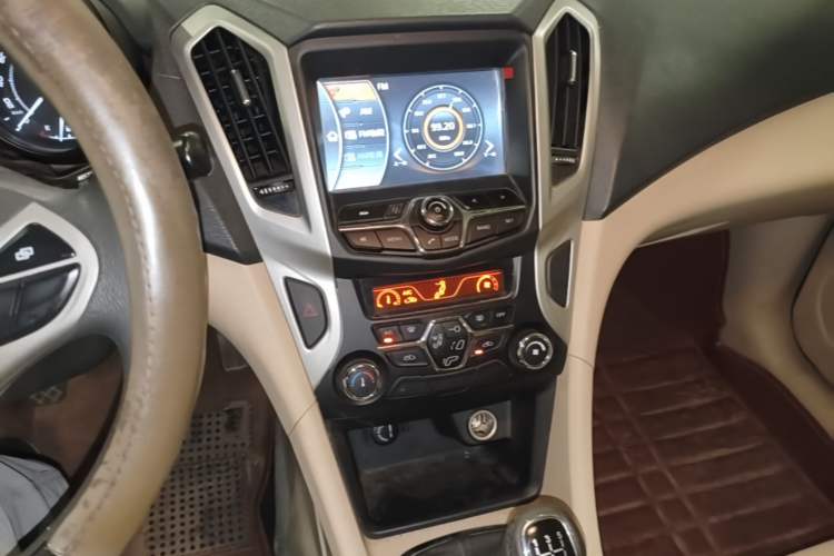 Used Chery Arrizo 7 2014 1.6L Manual ZhiCheng Edition Audio And AC Panel