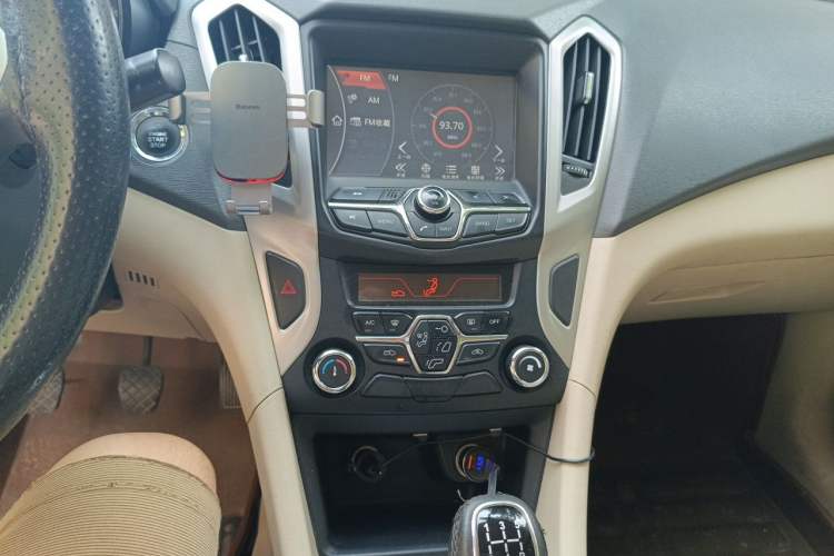 Used Chery Arrizo 7 2014 1.6L Manual ZhiCheng Edition Audio And AC Panel