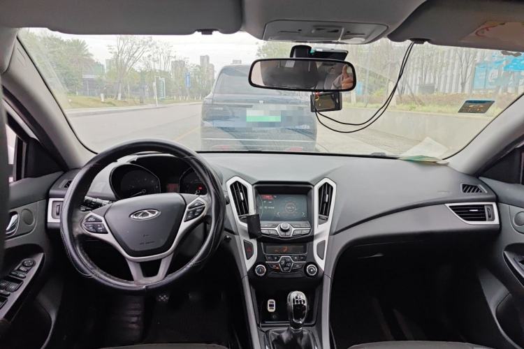 Used Chery Arrizo 7 2014 1.6L Manual ZhiShang Magic Edition Center Console