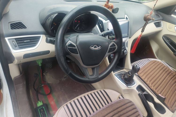 Used Chery Arrizo 7 2014 1.6L Manual ZhiCheng Edition Center Console