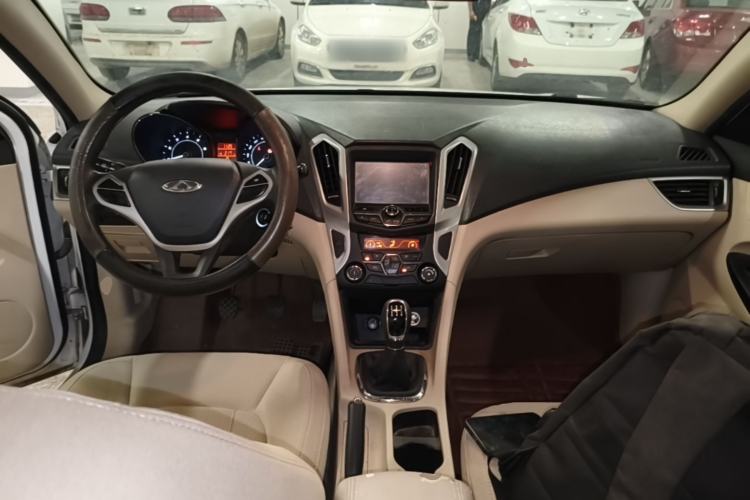 Used Chery Arrizo 7 2014 1.6L Manual ZhiCheng Edition Center Console