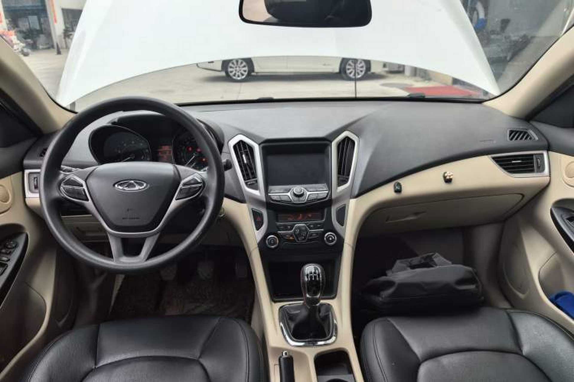 Used Chery Arrizo 7 2014 1.6L Manual ZhiCheng Edition Center Console