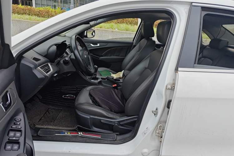 Used Chery Arrizo 7 2014 1.6L Manual ZhiShang Magic Edition Driver Seat