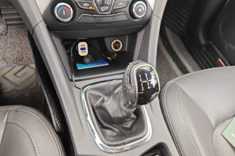 Used Chery Arrizo 7 2014 1.6L Manual ZhiShang Magic Edition Gear Lever