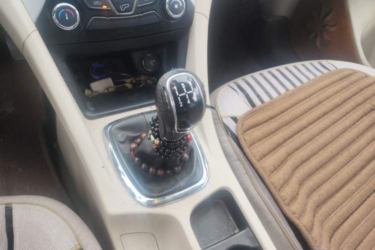 Used Chery Arrizo 7 2014 1.6L Manual ZhiCheng Edition Gear Lever