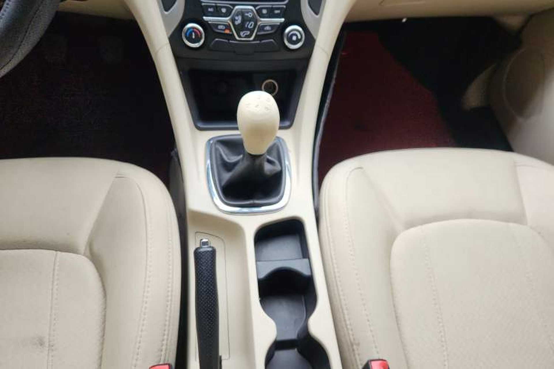 Used Chery Arrizo 7 2014 1.6L Manual ZhiCheng Edition Gear Lever