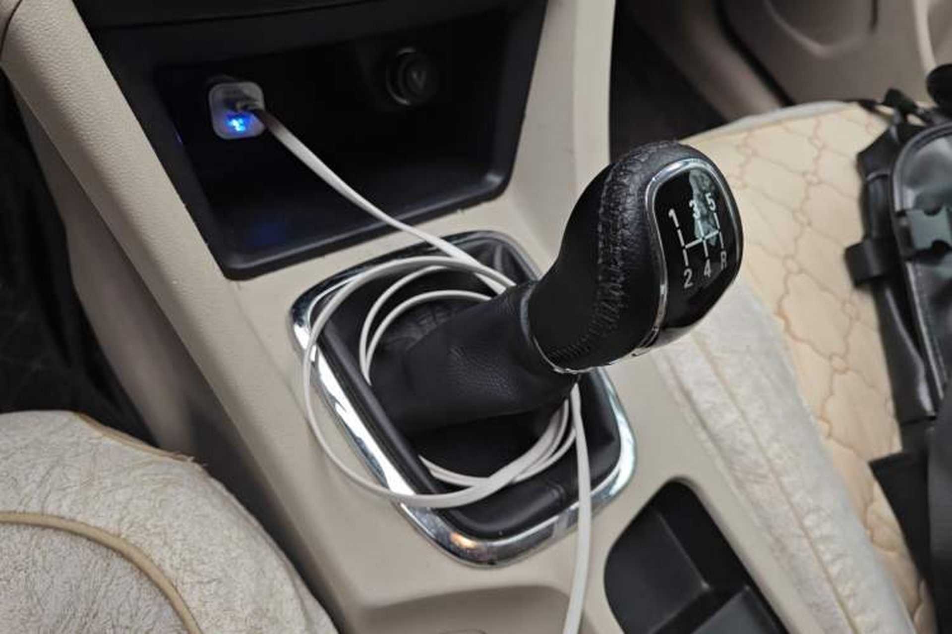 Used Chery Arrizo 7 2014 1.6L Manual ZhiCheng Edition Gear Lever