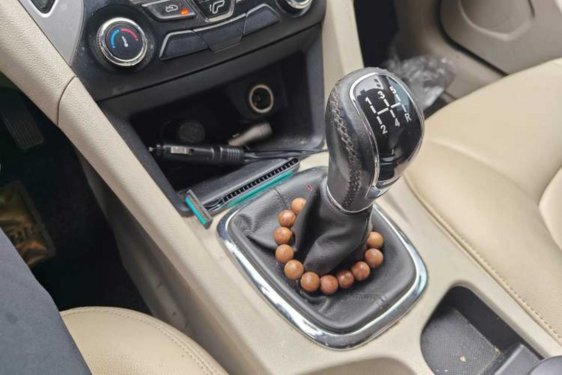 Used Chery Arrizo 7 2014 1.6L Manual ZhiCheng Edition Gear Lever