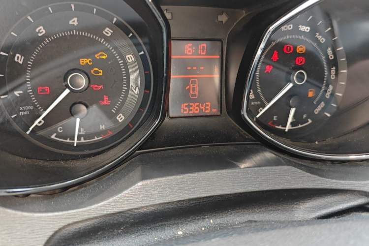 Used Chery Arrizo 7 2014 1.6L Manual ZhiCheng Edition Odometer Close Up