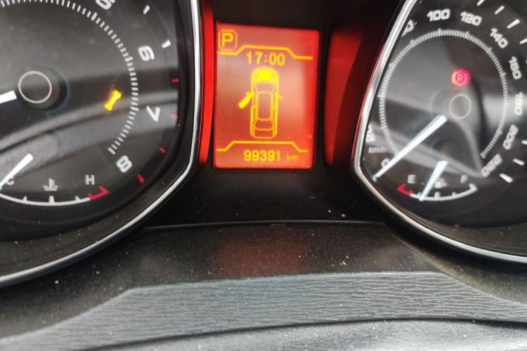 Used Chery Arrizo 7 2014 1.6L CVT ZhiShang Magic Edition Odometer Close Up