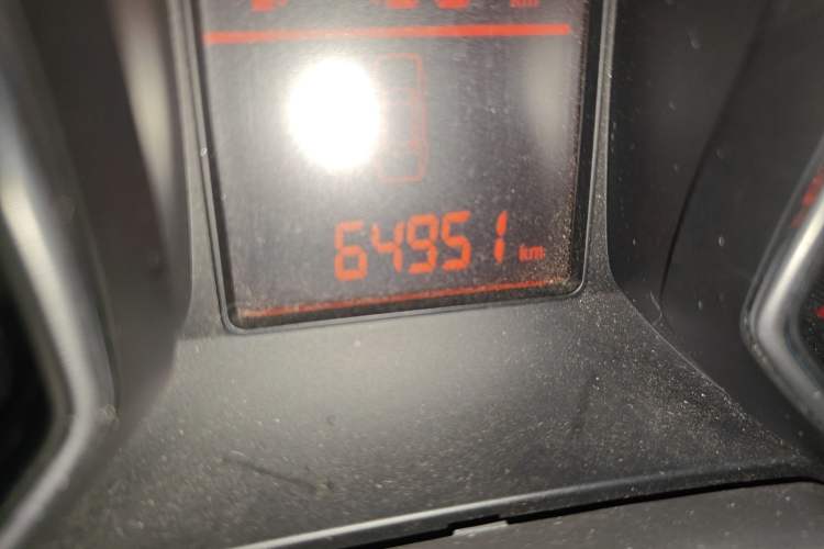 Used Chery Arrizo 7 2014 1.6L Manual ZhiCheng Edition Odometer Close Up