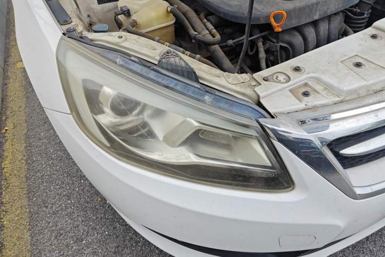 Used Chery Arrizo 7 2014 1.6L Manual ZhiShang Magic Edition Right Front Headlight