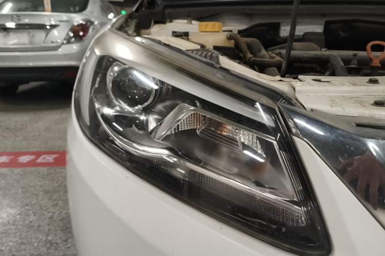 Used Chery Arrizo 7 2014 1.6L Manual ZhiCheng Edition Right Front Headlight
