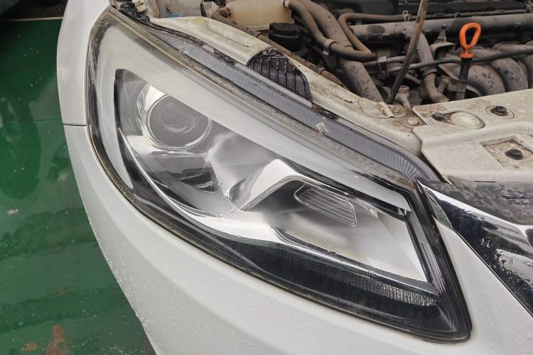 Used Chery Arrizo 7 2014 1.6L Manual ZhiCheng Edition Right Front Headlight