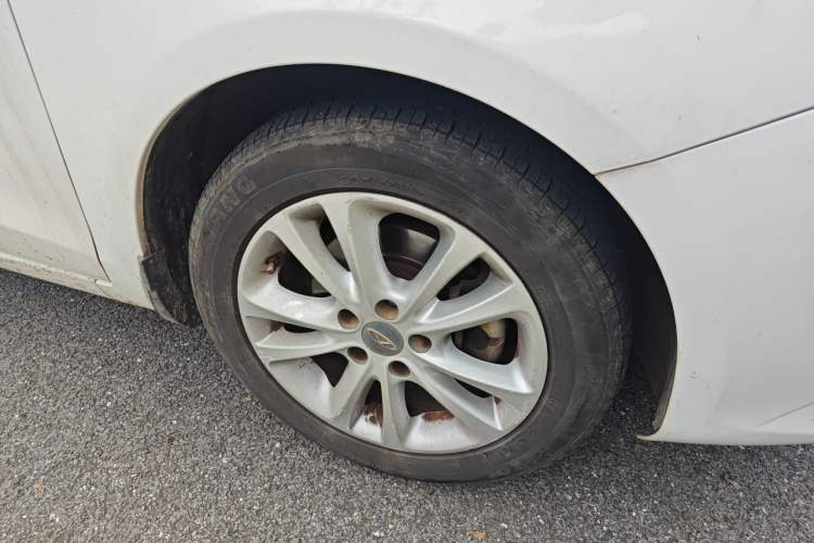 Used Chery Arrizo 7 2014 1.6L Manual ZhiShang Magic Edition Right Front Wheel Hub