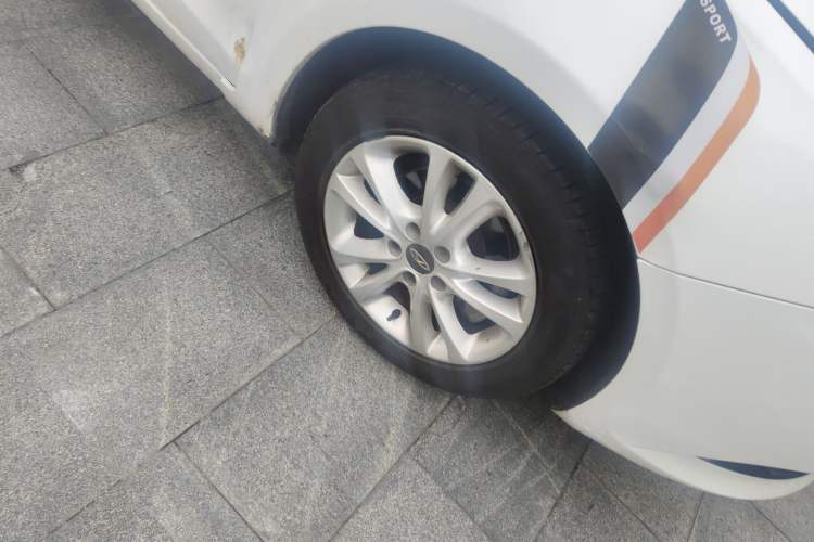 Used Chery Arrizo 7 2014 1.6L Manual ZhiCheng Edition Right Front Wheel Hub