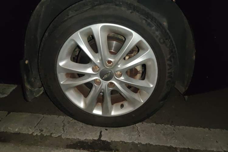 Used Chery Arrizo 7 2015 1.6L Manual ZhiXiang Edition Right Front Wheel Hub