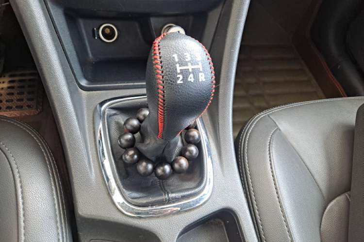 Used Chery Arrizo 7 2015 1.5T Manual ZhiShang Edition Gear Lever