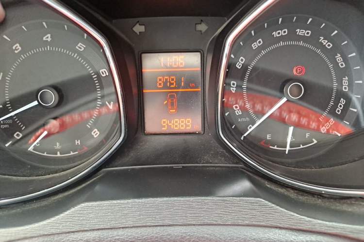 Used Chery Arrizo 7 2015 1.5T Manual ZhiShang Edition Odometer Close Up