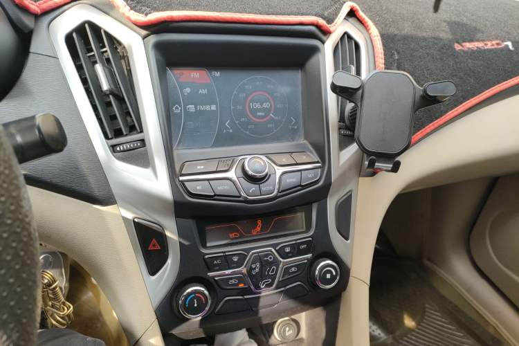 Used Chery Arrizo 7 2015 1.6L Manual ZhiShang Edition Audio And AC Panel