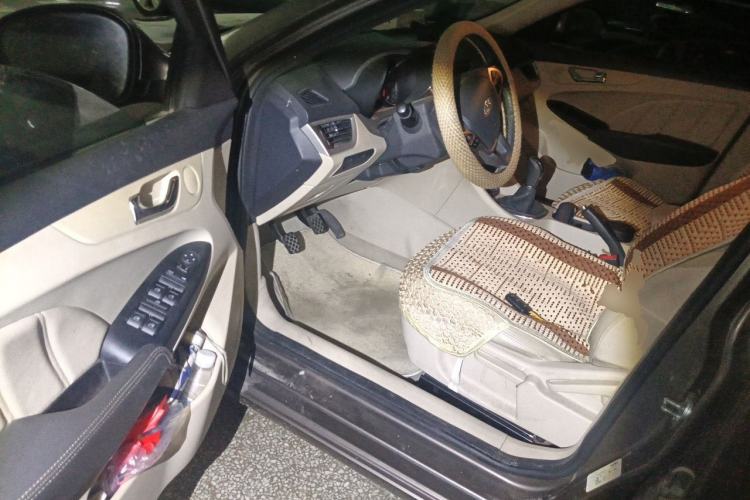 Used Chery Arrizo 7 2015 1.6L Manual ZhiXiang Edition Driver Seat