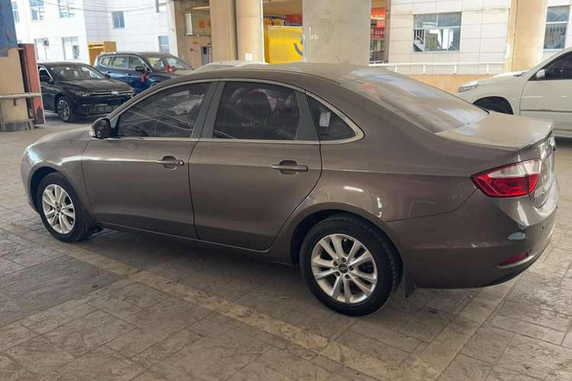 Used Chery Arrizo 7 2015 1.5T Manual ZhiXiang Edition Exterior 5
