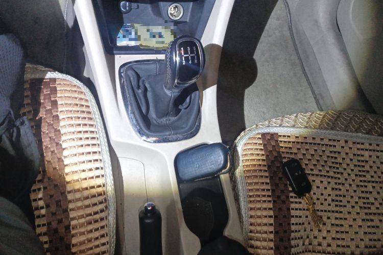 Used Chery Arrizo 7 2015 1.6L Manual ZhiXiang Edition Gear Lever