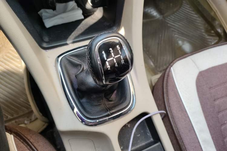 Used Chery Arrizo 7 2015 1.6L Manual ZhiShang Edition Gear Lever