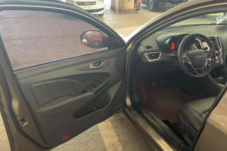 Used Chery Arrizo 7 2015 1.5T Manual ZhiXiang Edition Interior 1