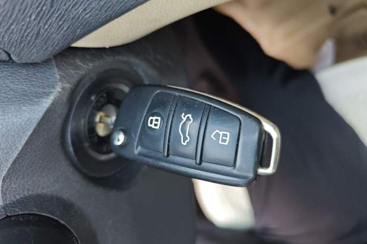 Used Chery Arrizo 7 2015 1.6L CVT ZhiShang Edition Interior 1