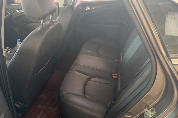 Used Chery Arrizo 7 2015 1.5T Manual ZhiXiang Edition Interior 2