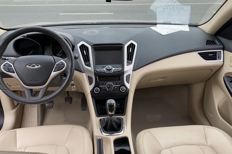 Used Chery Arrizo 7 2015 1.6L Manual ZhiShang Edition Interior 3