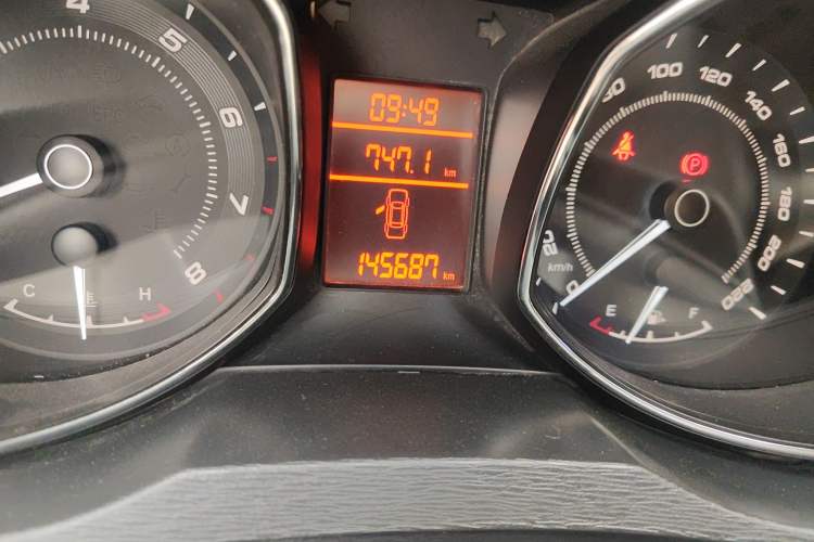 Used Chery Arrizo 7 2015 1.6L Manual ZhiShang Edition Odometer Close Up