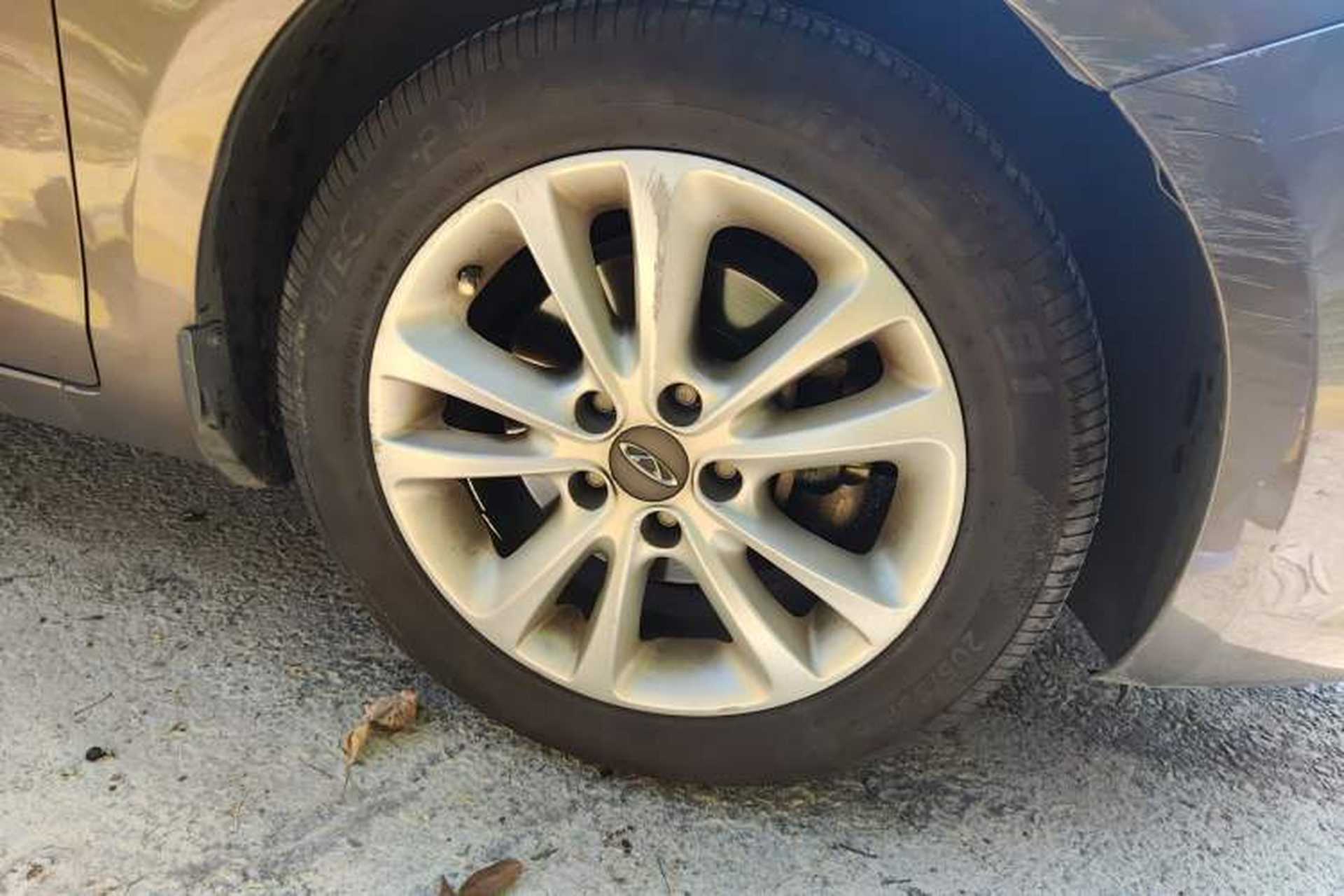 Used Chery Arrizo 7 2015 1.6L CVT ZhiShang Edition Right Front Wheel Hub
