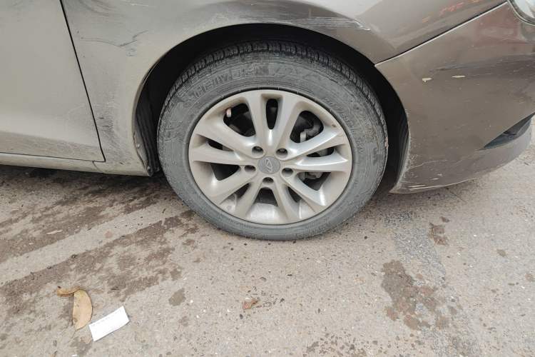 Used Chery Arrizo 7 2015 1.6L Manual ZhiShang Edition Right Front Wheel Hub