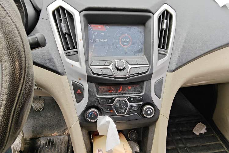 Used Chery Arrizo 7 2015 1.6L Manual ZhiShang Edition Audio And AC Panel