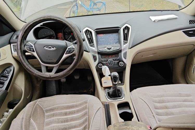 Used Chery Arrizo 7 2015 1.6L Manual ZhiShang Edition Center Console