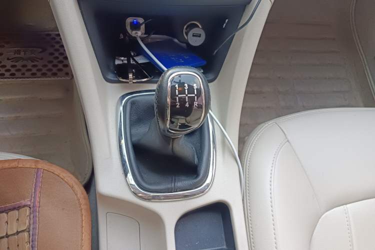 Used Chery Arrizo 7 2015 1.6L Manual ZhiXiang Edition Gear Lever