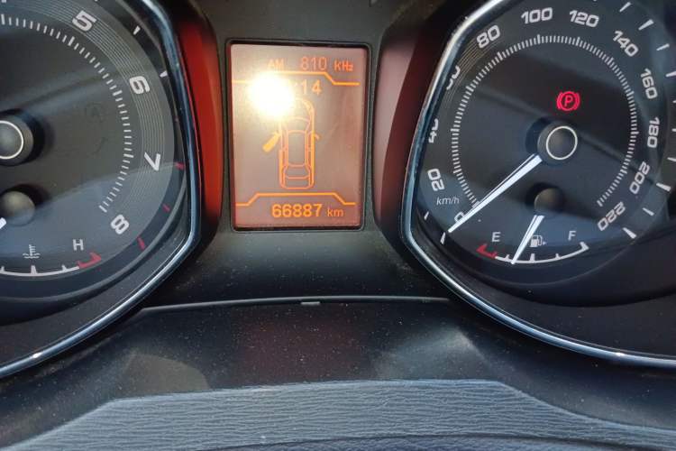 Used Chery Arrizo 7 2015 1.6L Manual ZhiXiang Edition Odometer Close Up