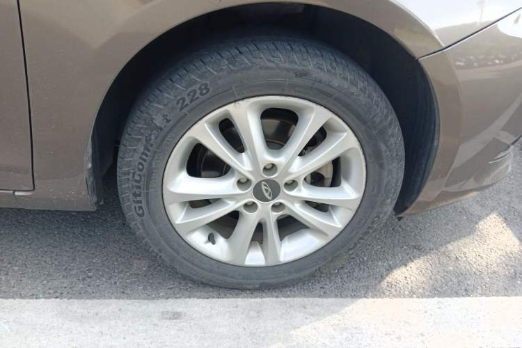 Used Chery Arrizo 7 2015 1.6L Manual ZhiXiang Edition Right Front Wheel Hub