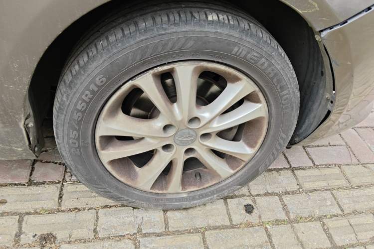 Used Chery Arrizo 7 2015 1.6L Manual ZhiShang Edition Right Front Wheel Hub