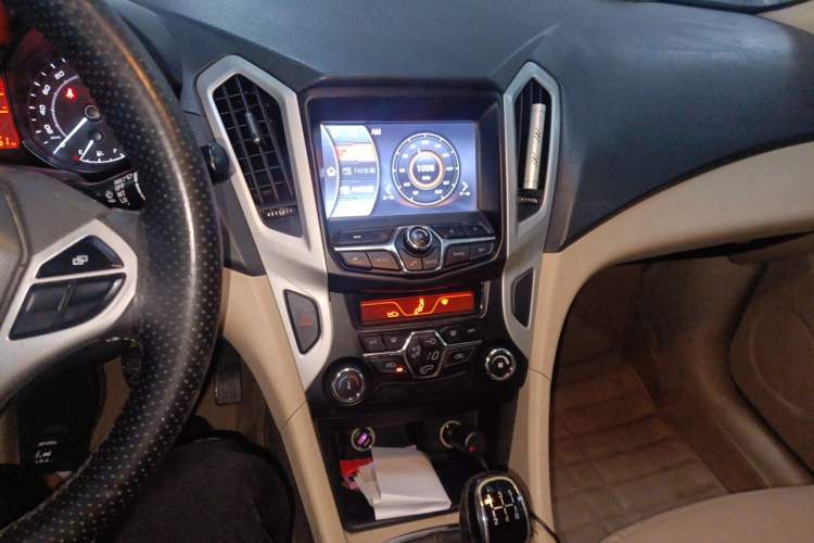 Used Chery Arrizo 7 2015 1.6L Manual ZhiShang Edition Audio And AC Panel
