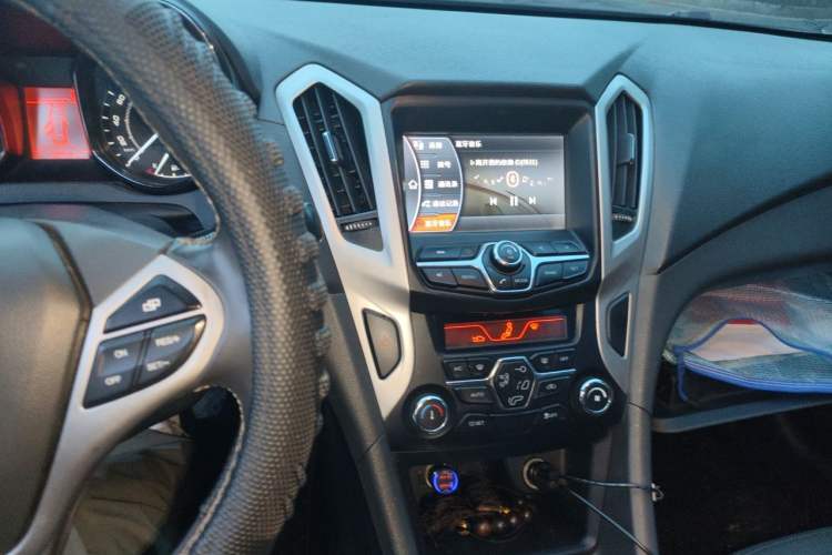 Used Chery Arrizo 7 2015 1.5T Manual ZhiXiang Edition Audio And AC Panel