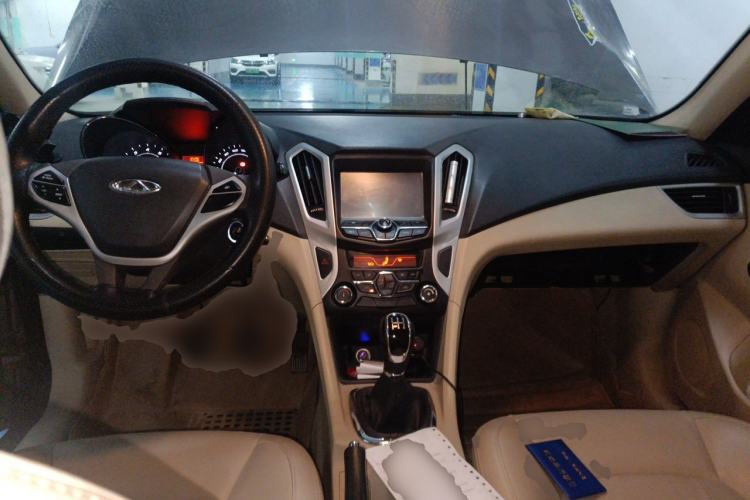 Used Chery Arrizo 7 2015 1.6L Manual ZhiShang Edition Center Console