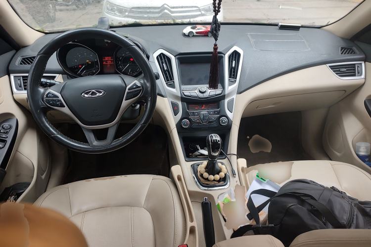 Used Chery Arrizo 7 2015 1.6L Manual ZhiShang Edition Center Console