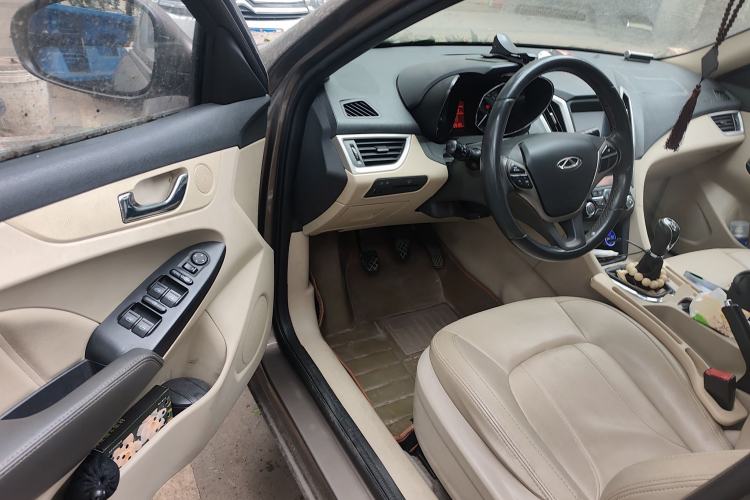 Used Chery Arrizo 7 2015 1.6L Manual ZhiShang Edition Driver Seat