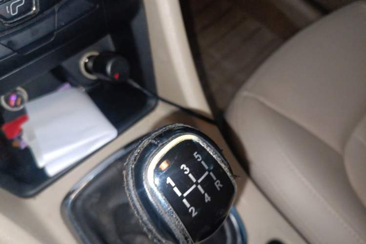 Used Chery Arrizo 7 2015 1.6L Manual ZhiShang Edition Gear Lever