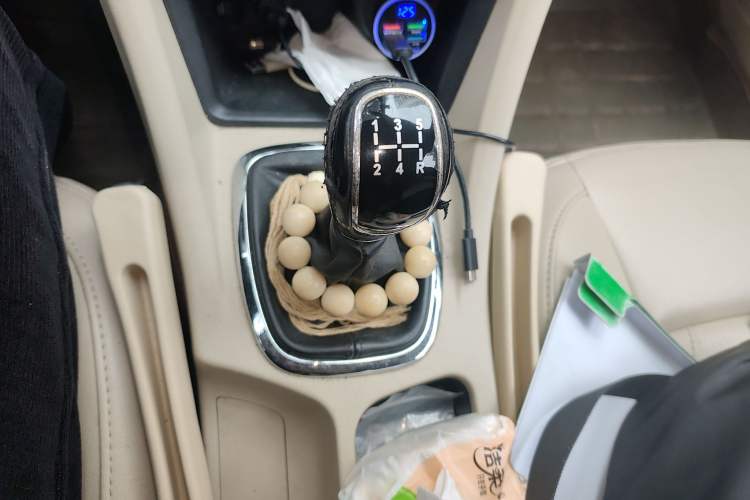 Used Chery Arrizo 7 2015 1.6L Manual ZhiShang Edition Gear Lever